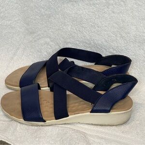 Malu Super Comfort Navy Blue Sandals. Size US 7 Eur 38‎